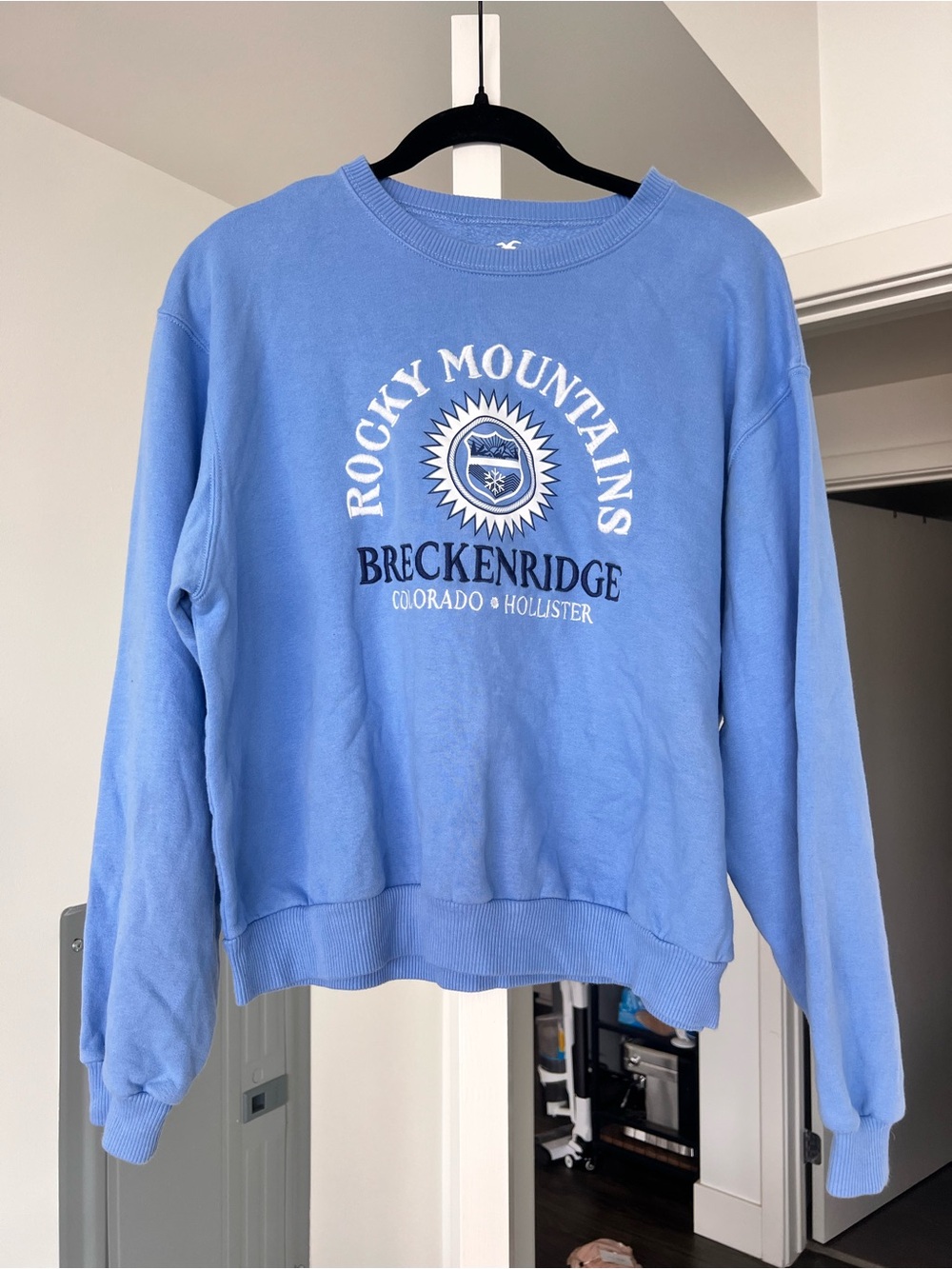 Hollister Rock Mountains Breckenridge, Colorado Graphic Sweatshirt Blue Sz M